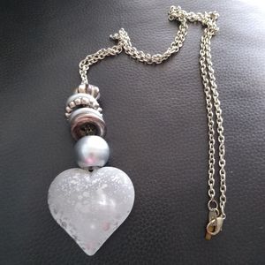 Necklace with heart detail